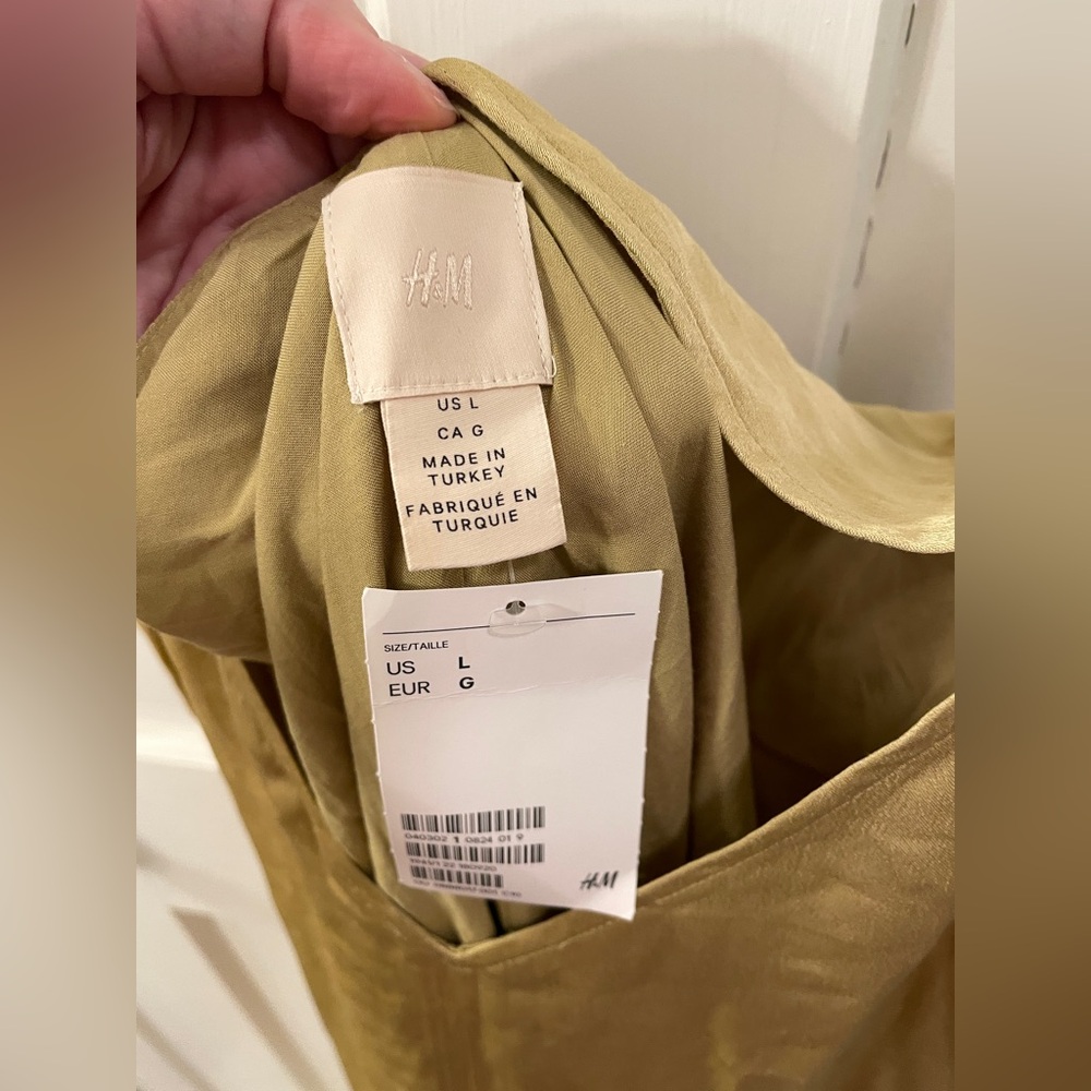 NWT H&M V-Neck Satin Dress - Picture 4 of 6